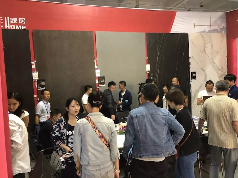 客似云來，德利豐家居成甘肅藍裝家博會貴寵！(圖1)