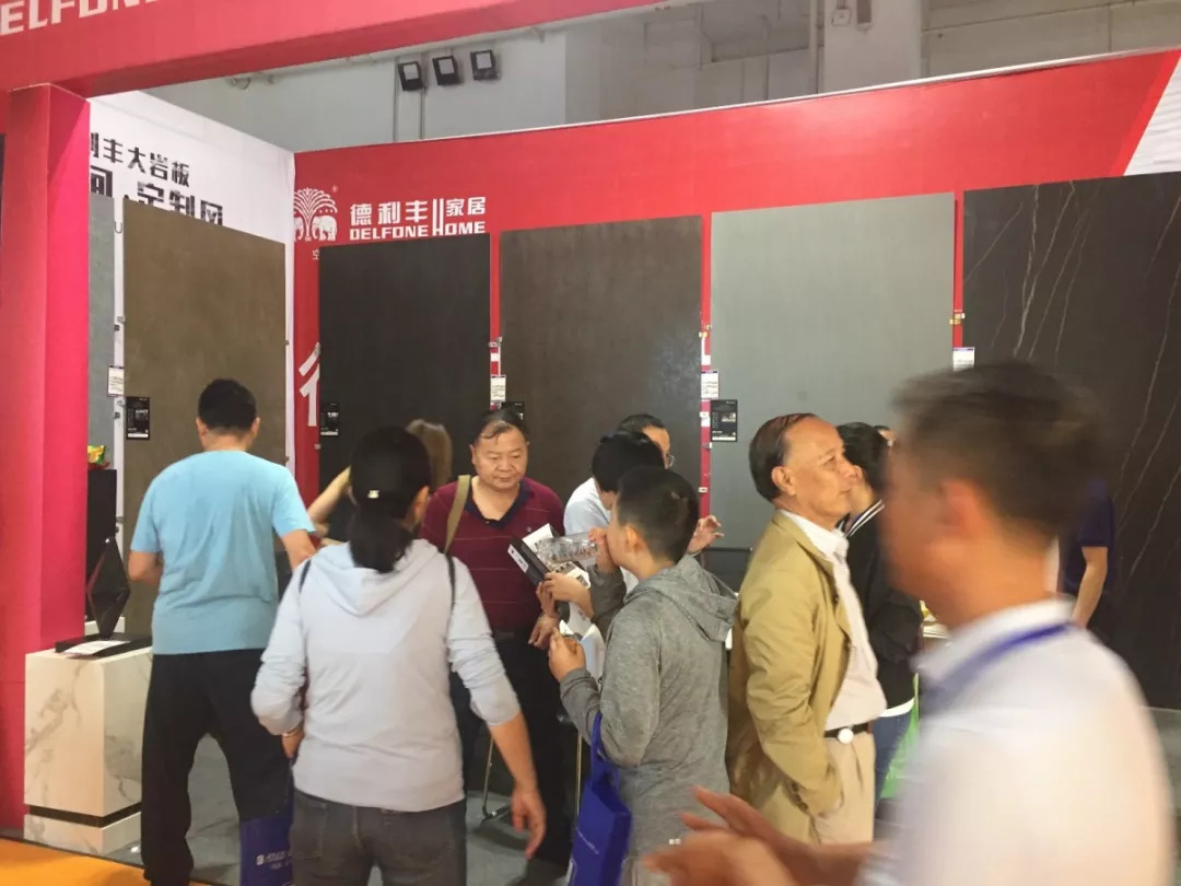 客似云來，德利豐家居成甘肅藍裝家博會貴寵！(圖2)