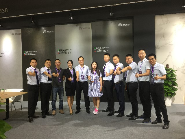 到底是一場(chǎng)怎樣的展會(huì)，讓多家媒體都想再來(lái)看(圖1)