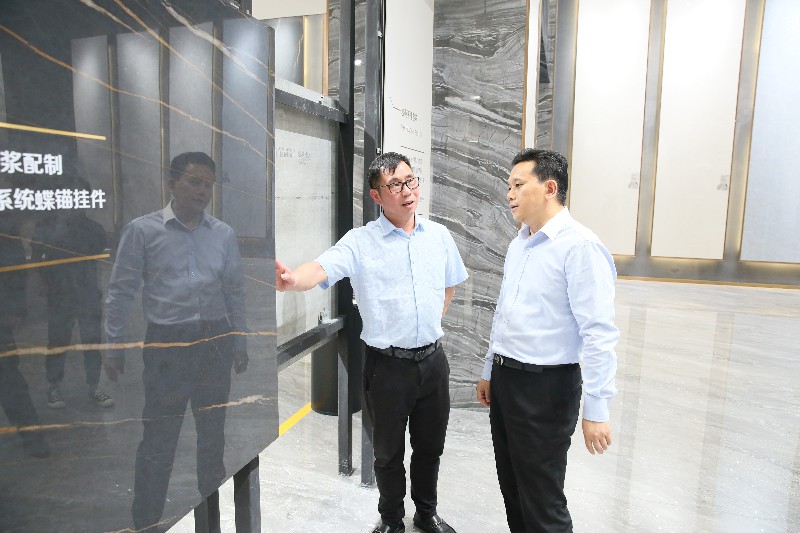 中建裝配設(shè)計院溫啟彬院長一行蒞臨金牌企業(yè),(圖5) 中建裝配設(shè)計院溫啟彬院長一行蒞臨金牌企業(yè),(圖5)