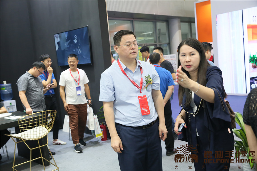 熱度持續(xù)飆升！行業(yè)協(xié)會領導對德利豐大巖板贊(圖11)